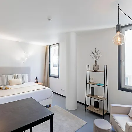 Regras & Garden By Benefit Collection A