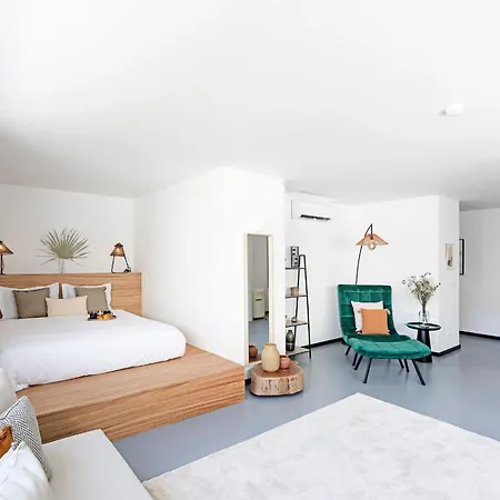 Regras & Garden By Benefit Collection A * Porto