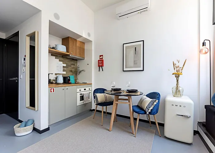 Regras & Garden By Benefit Collection A