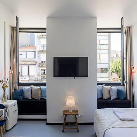 Regras & Garden By Benefit Collection A * Porto