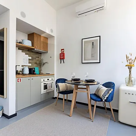 Regras & Garden By Benefit Collection A