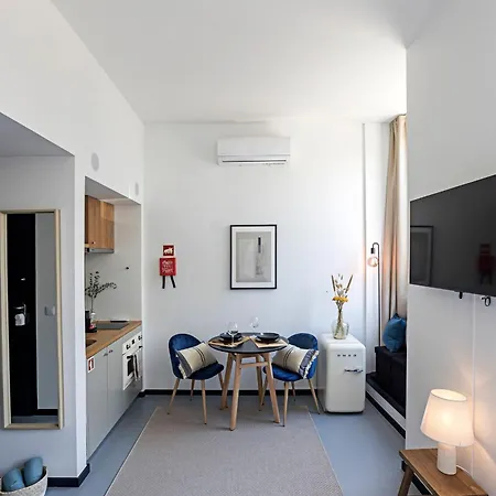 Regras & Garden By Benefit Collection A * Porto