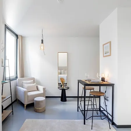 Regras & Garden By Benefit Collection A *