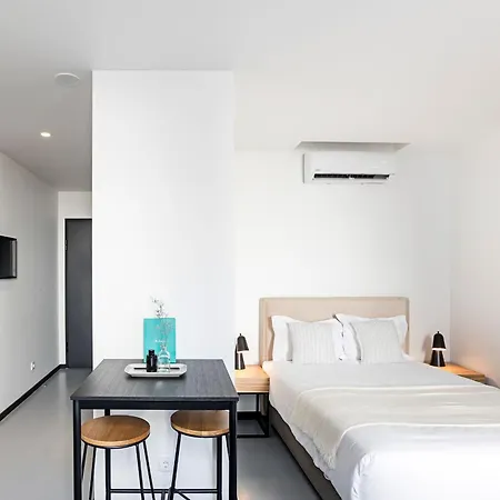 Regras & Garden By Benefit Collection A Porto