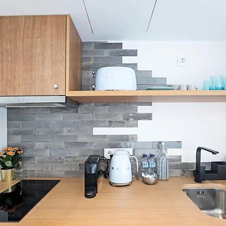 Regras & Garden By Benefit Collection A