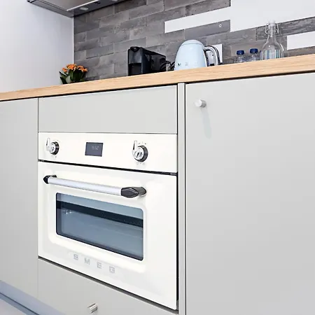 Regras & Garden By Benefit Collection A