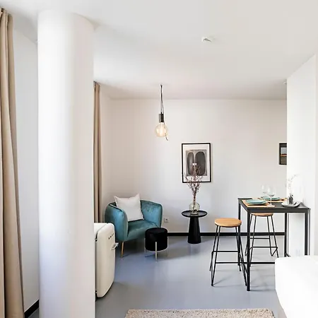 Regras & Garden By Benefit Collection A Porto