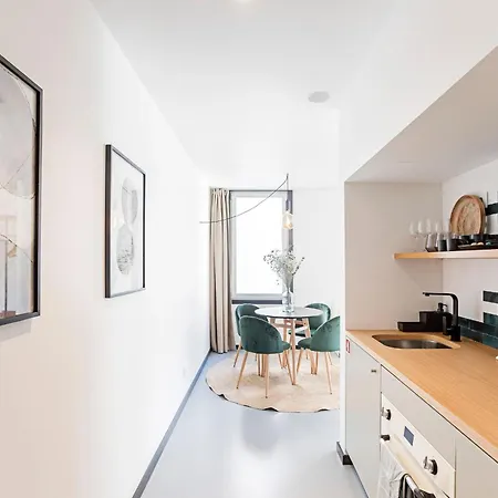 Regras & Garden By Benefit Collection A