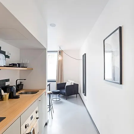 Regras & Garden By Benefit Collection A