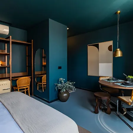 Regras & Garden By Benefit Collection Apartment