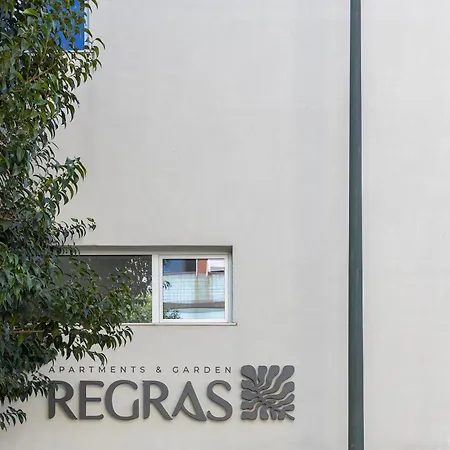 Regras & Garden By Benefit Collection Apartment