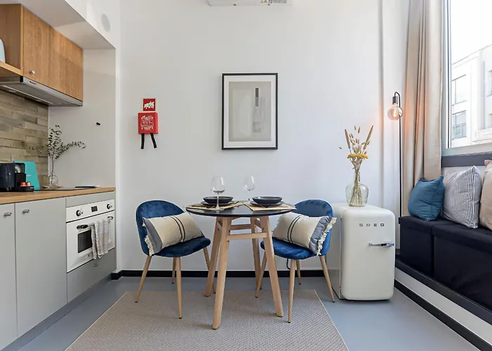 Regras & Garden By Benefit Collection A Porto