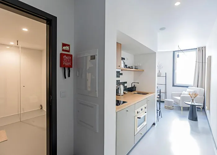 Regras & Garden By Benefit Collection A Porto