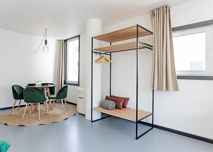 Regras & Garden By Benefit Collection A Oporto