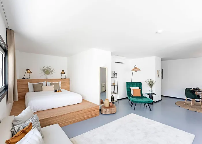 Regras & Garden By Benefit Collection A * Oporto