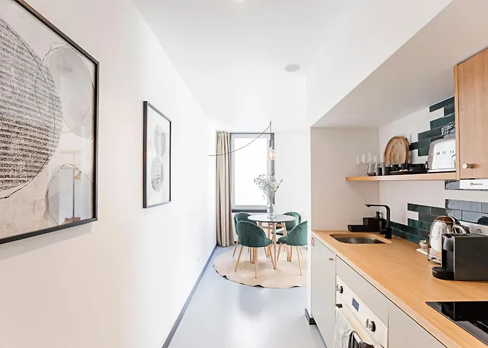 Regras & Garden By Benefit Collection A