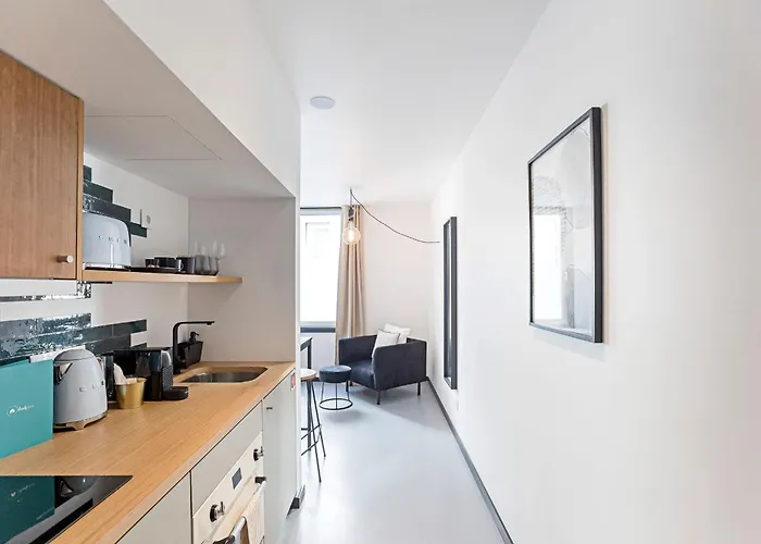 Regras & Garden By Benefit Collection A