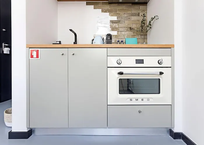 Regras & Garden By Benefit Collection A