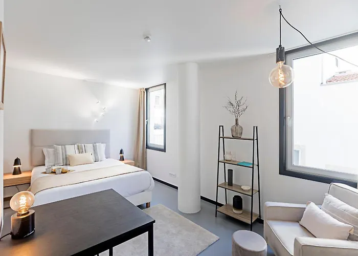 Regras & Garden By Benefit Collection A