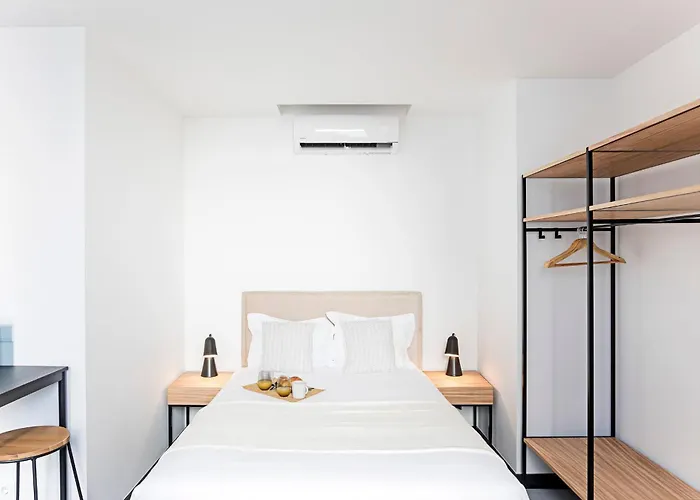 Regras & Garden By Benefit Collection A * Porto