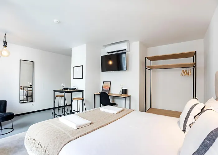 Regras & Garden By Benefit Collection A