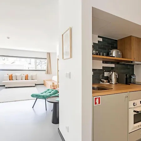 Regras & Garden By Benefit Collection A * Oporto