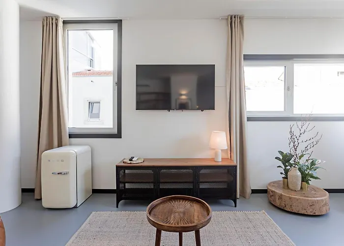 Regras & Garden By Benefit Collection A *