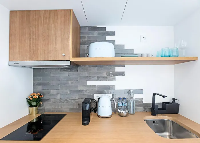 Regras & Garden By Benefit Collection A